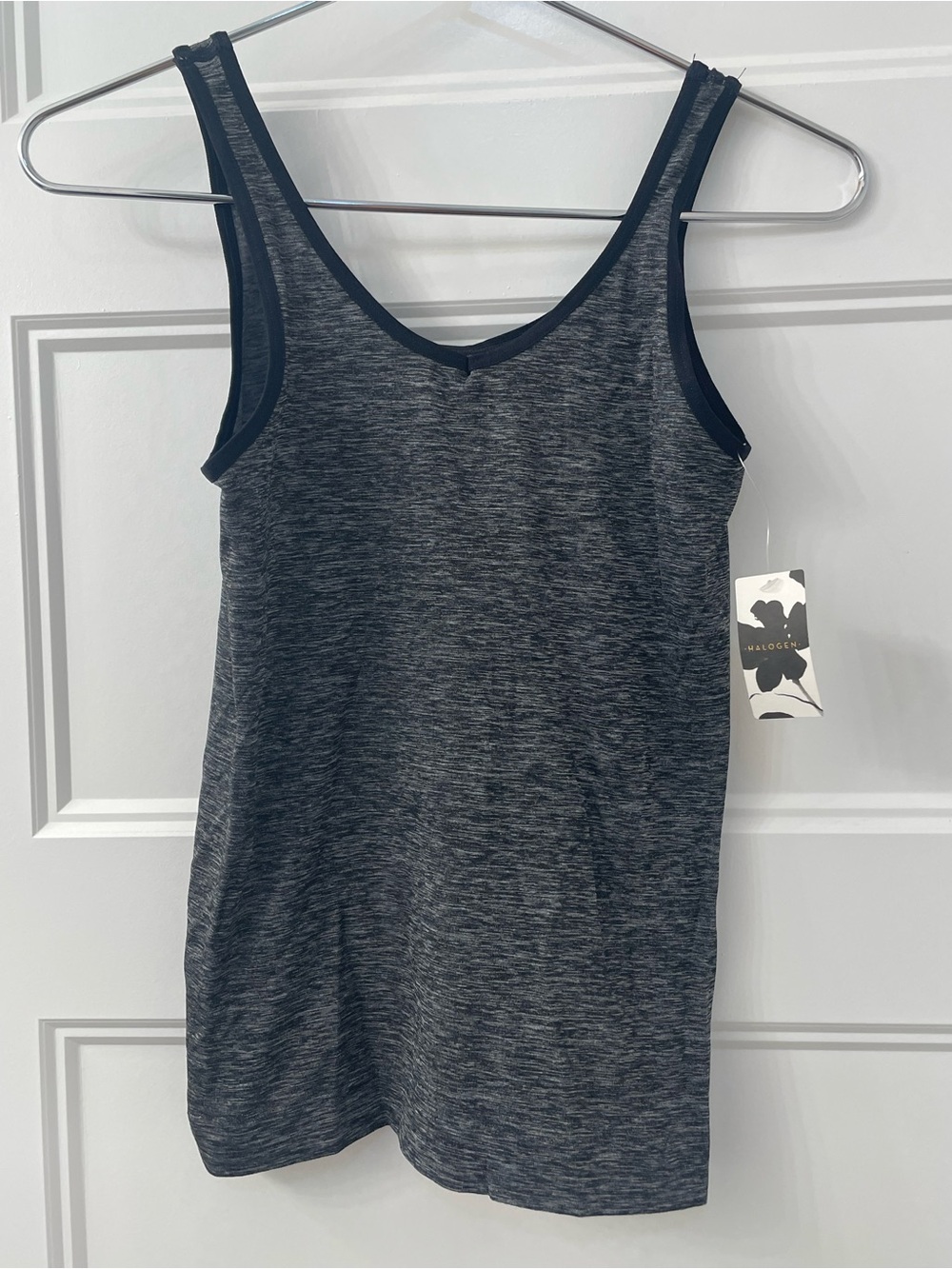 S - grey tank